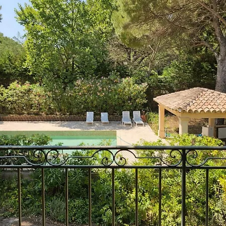 Vue Piscine A 2 Pas De La Appartement *