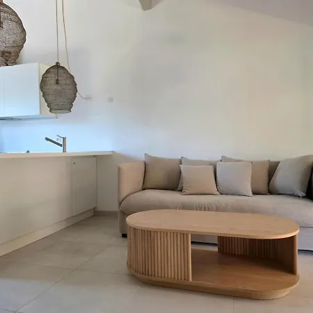 Appartement Vue Piscine A 2 Pas De La Ramatuelle