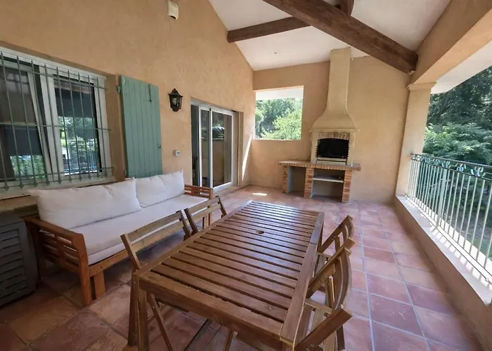 Vue Piscine A 2 Pas De La Ramatuelle